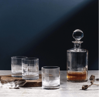 Cliff Home Criostal na Rinne