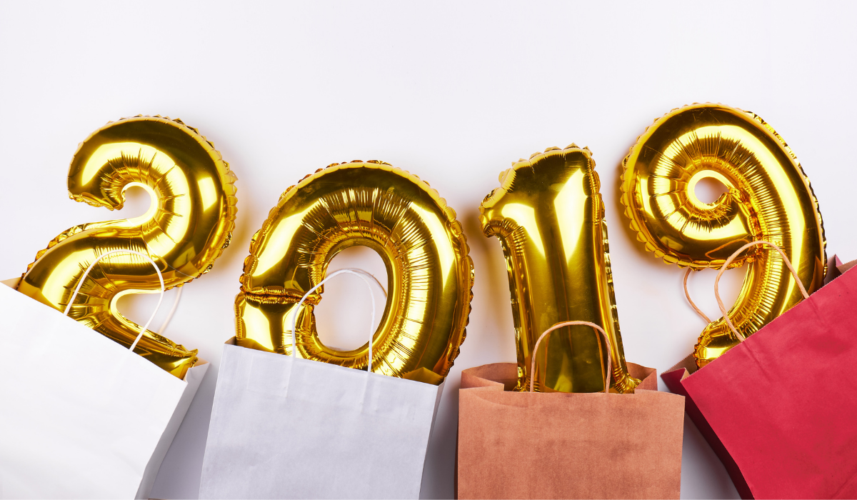 2019 balloons in paper shopping bags
